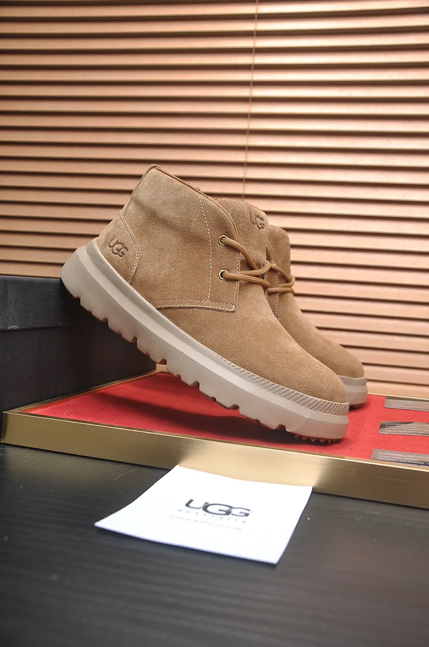 Men's shoes 💰580💶【UGG】(full genuine wool lining) Please pay attention to the original quality and compare the thickness of the wool 🏮🏮Hot style Martin boots from Australia's warm luxury brand men's shoes, official website synchronization, Beckham men's style..., made of imported top-layer waxed cowhide, waxed toe, Australian real wool velvet lining Carefully sewn...Imported rubber Martin boots outsole (comfortable, soft and wear-resistant). I really like the quality...Exquisite workmanship, you can't put it down once you see it. Code number 39-44